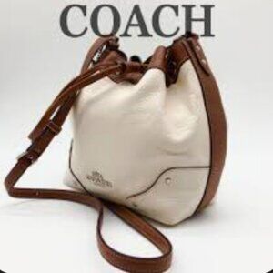 🧧 Coach Original Bucket Bag in Bicolor Leather